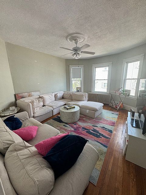 1st image of 735 E 7th St #3