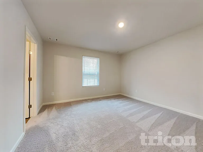 527 Dayspring Dr — Photo 5