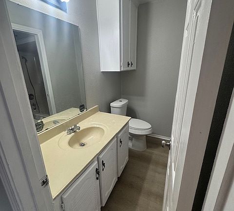 4th image of 8136 Lucille St #8136