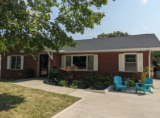 5132 Robertson Dr, Des Moines, IA 50312