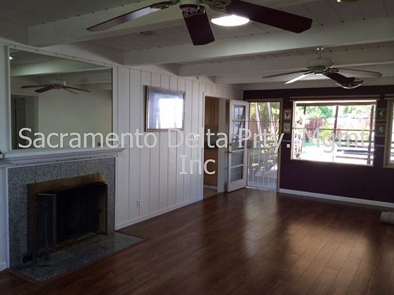 2nd image of 2409 Leslie Ln