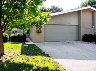 1250 W Nicolet Cir, Appleton, WI 54914