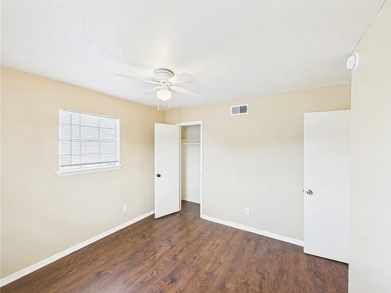 2411 Jaguar Dr #D — Photo 7