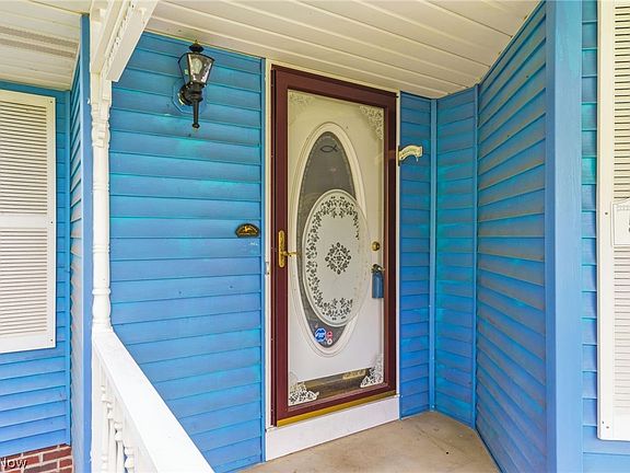 5th image of 5882 Indian Creek Cir NW
