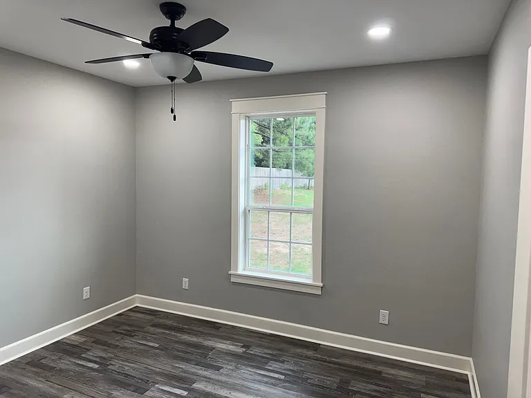 323 Eastdale Ln — Photo 14