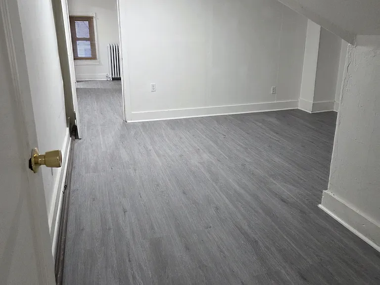 100 S Pine St #5 — Photo 5