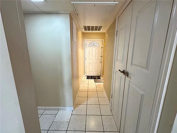 3rd image of 3838 Pontchartrain Dr APT B102