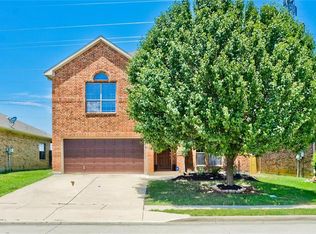 1120 Sunderland Ln, Fort Worth, TX 76134