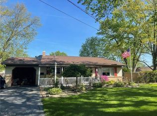 1215 Woodhurst Dr, Youngstown, OH