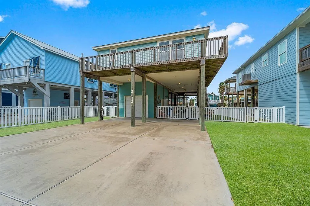 Building Photo - 22122 Cantina Dr