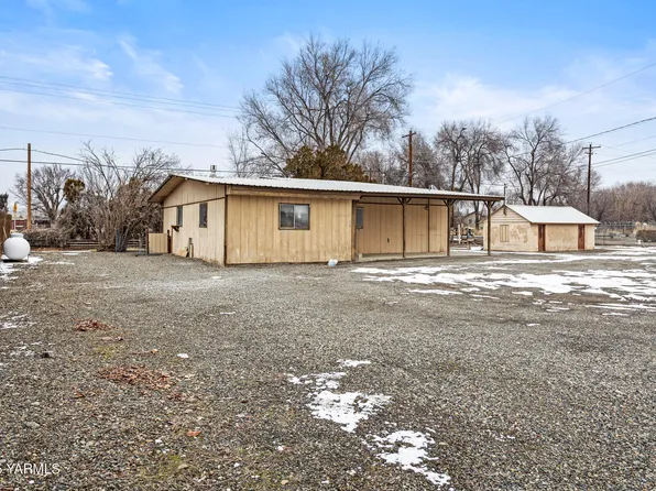 200 Hoffer Rd, Wapato, WA 98951