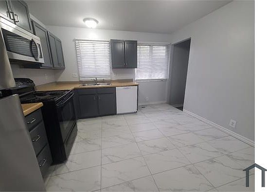 3rd image of 4023 S Sagers Way