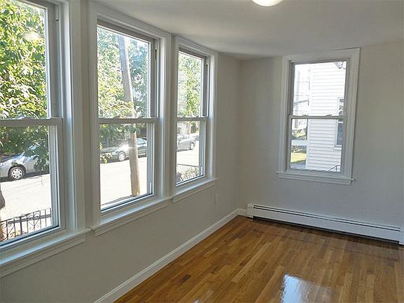5th image of 30 Sydney St #3BD