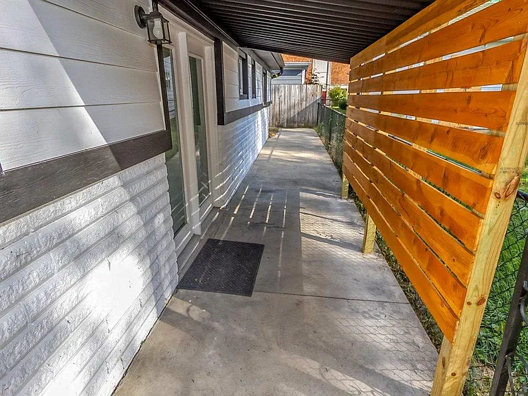 919 E Palmer St — Photo 21