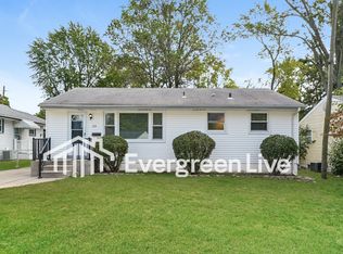 20 Florissant Park Dr, Florissant, MO 63031