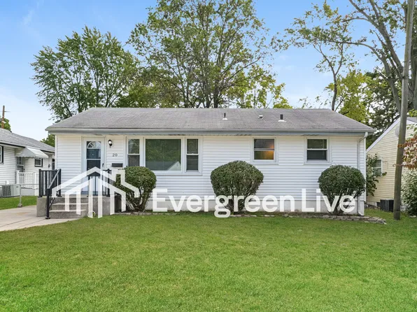 20 Florissant Park Dr, Florissant, MO 63031