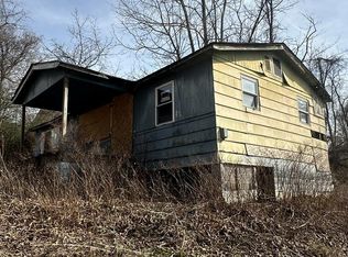 111 Garrett St, Galax, VA 24333