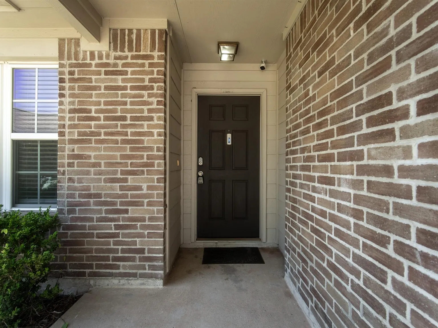 3 bed, 2.0 bath, 1492 sqft, $2,200 — Photo 3