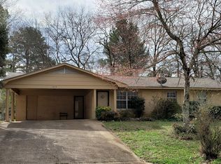 1015 Evelyn Dr, Tupelo, MS 38801