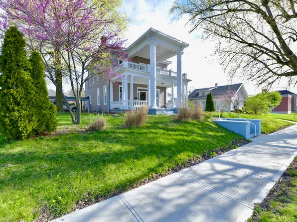 314 W 3rd St, Rushville, IN 46173