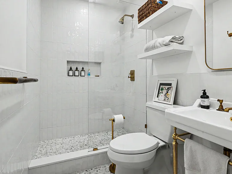 555 Washington Ave #2D — Photo 5