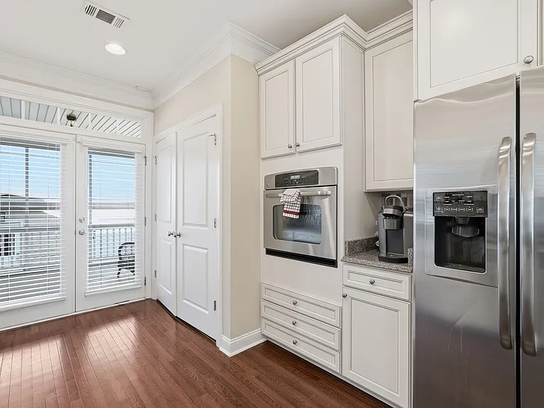 313 Lake View Dr — Photo 12