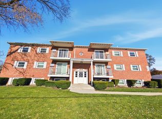 122 W Washington St APT 302, Round Lake, IL 60073
