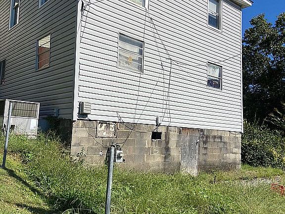 3rd image of 309 Prichard St