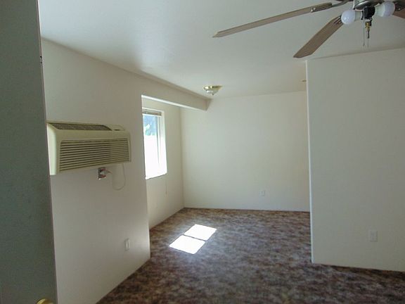 2nd image of 2389D Howard Ave