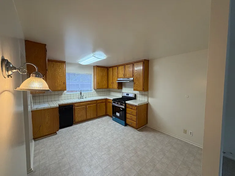 4531 1/2 Castle Rd — Photo 10