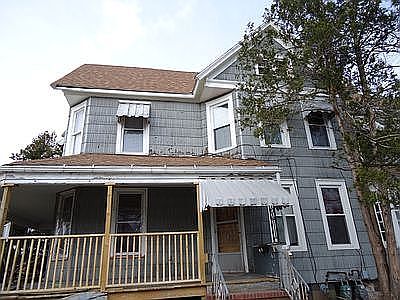 1st image of 132 Laurel Ave