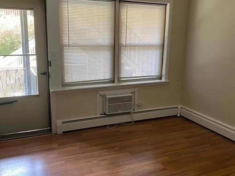 162 N Humphrey Ave — Photo 6