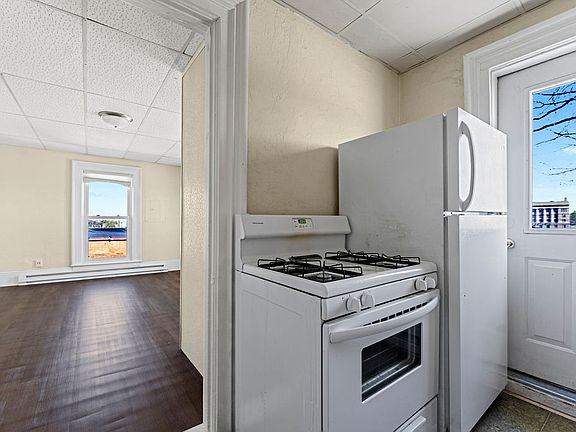 2nd image of 211 Otter Ave