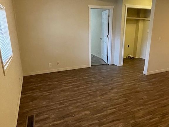 4th image of 940-946 N Ross Ave #944