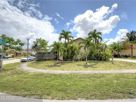 3rd image of 400 SW 75th Way