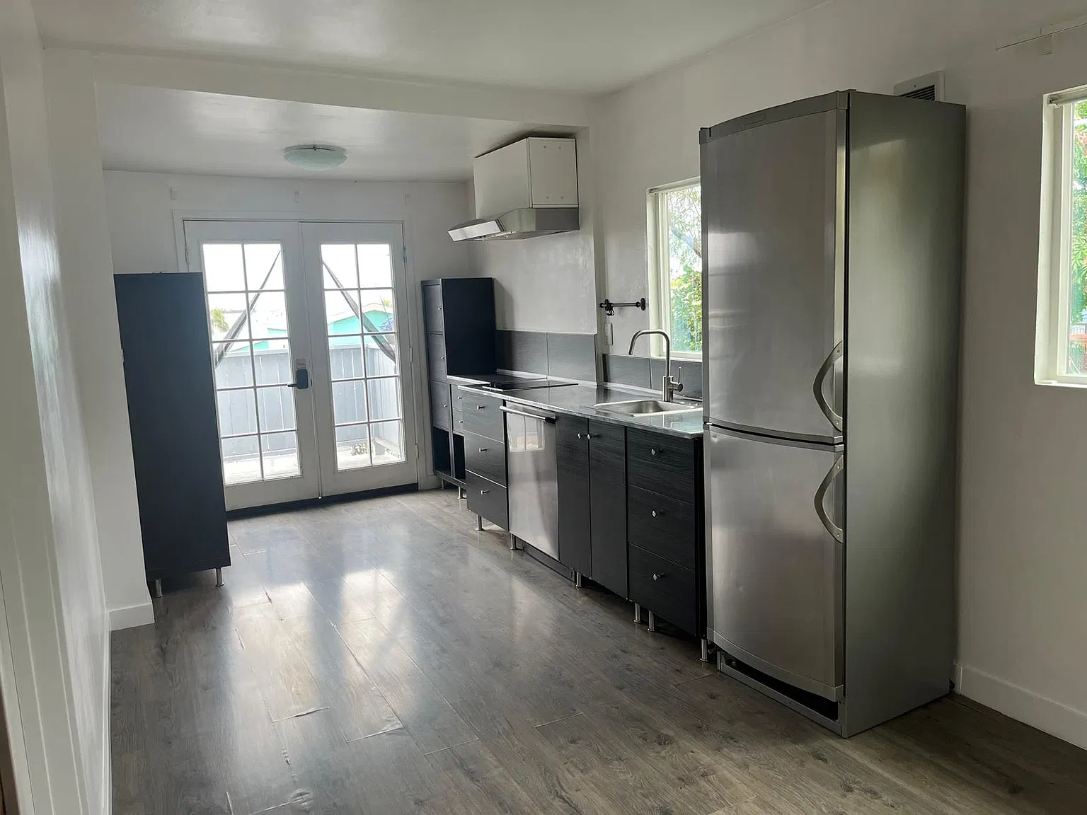 2 bed, 600 sqft, $2,600 — Photo 2