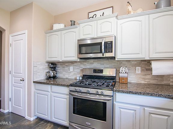 4th image of 2307 W Dusty Wren Dr