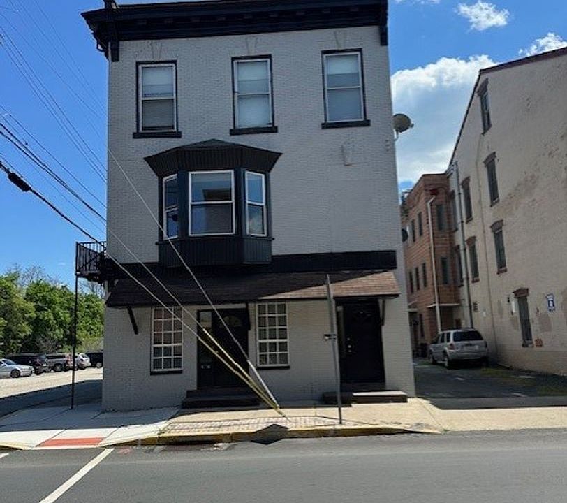 1st image of 113 Market St