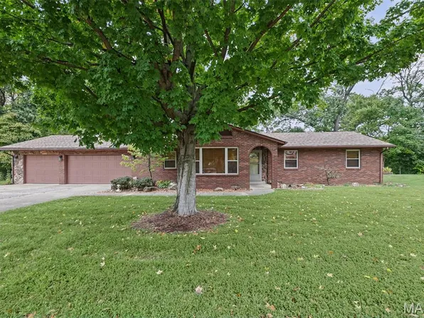 217 Hall Point, Fairview Heights, IL 62208
