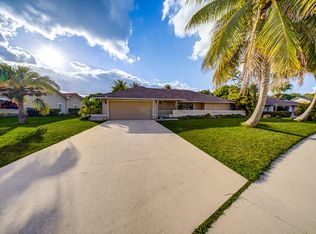 301 Knotty Wood Ln, Wellington, FL 33414