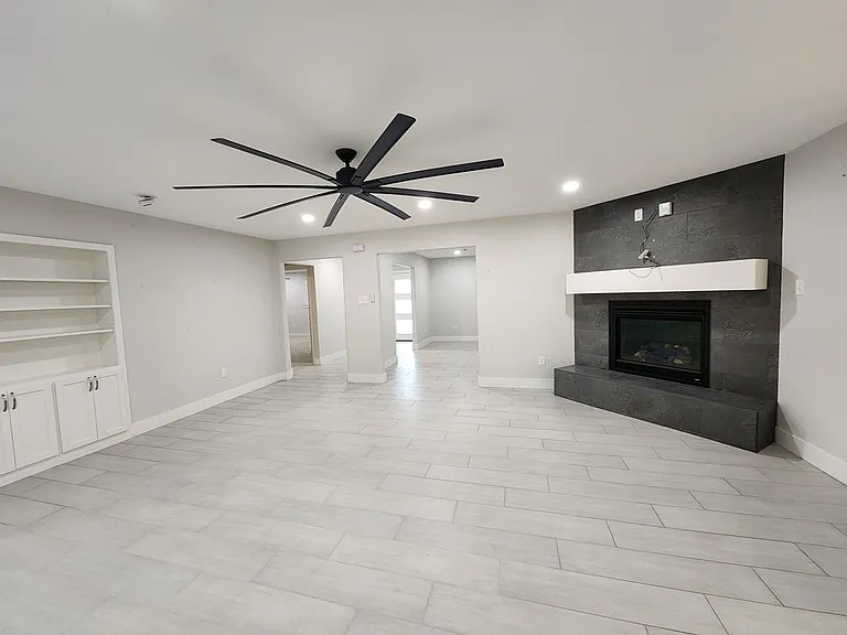 3300 Durant Dr — Photo 7