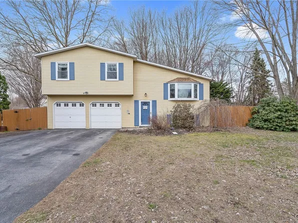 7975 Caraway Dr, Liverpool, NY 13090