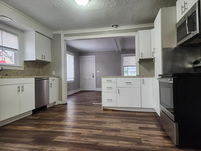 200 Gold Ave NW — Photo 5