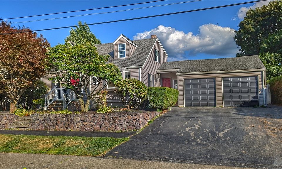1st image of 12 Dahlia Ave