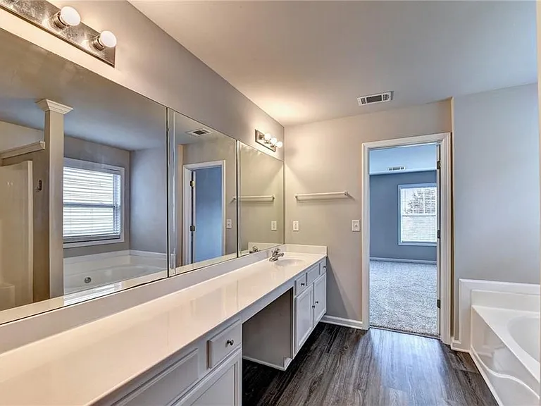 2882 Briaroak Dr — Photo 9