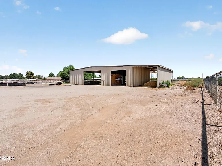 3002 E Sherry Ln — Photo 4