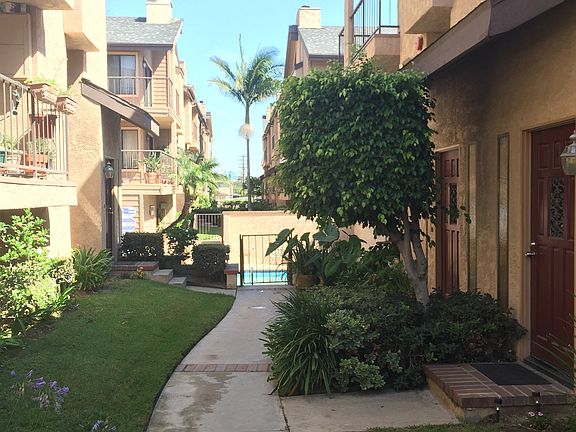 3rd image of 1015 W 159th St APT 14