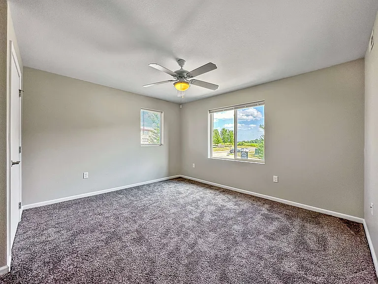 Capitol Grove Apartments — Photo 19