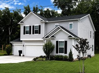 400 Hickory Pointe Dr, Dickson, TN 37055