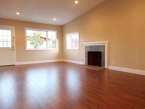 2nd image of 2510 Baylor St